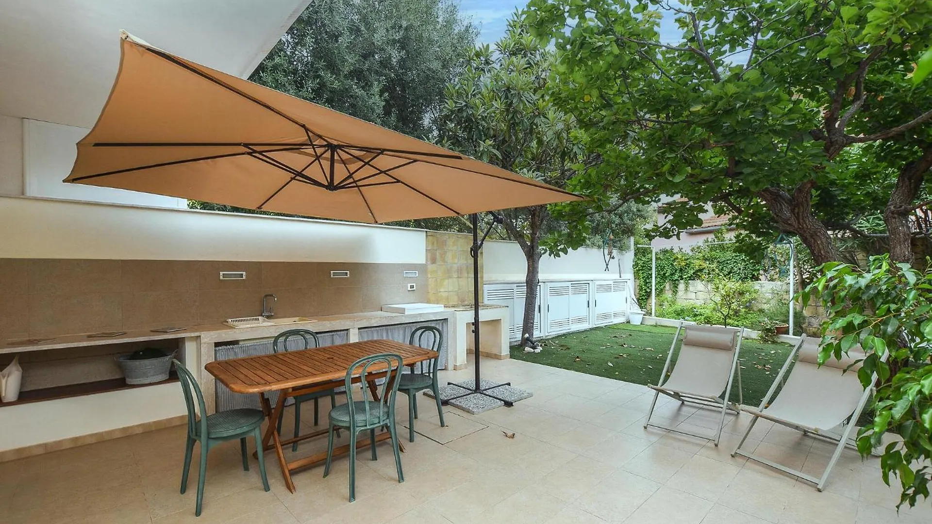 Gorgeous Home In Marina Di Modica With Kitchen contacts